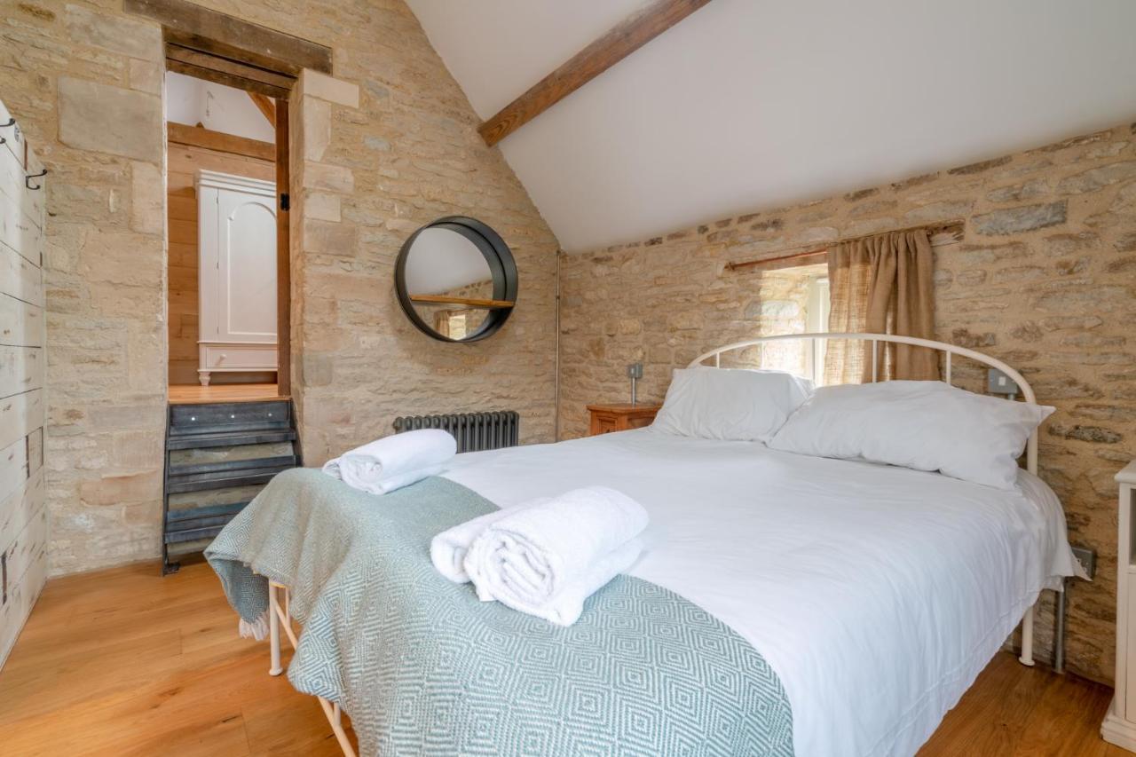 Middle Barn Villa Dyrham Exterior photo