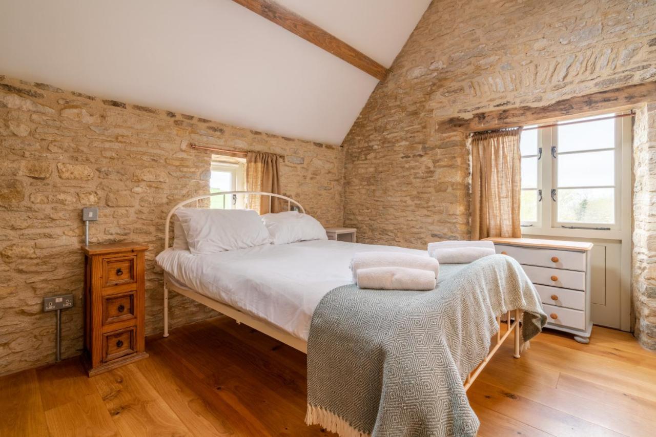 Middle Barn Villa Dyrham Exterior photo