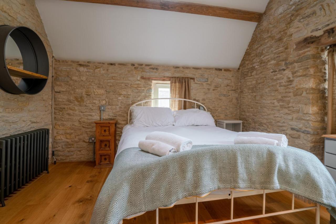 Middle Barn Villa Dyrham Exterior photo